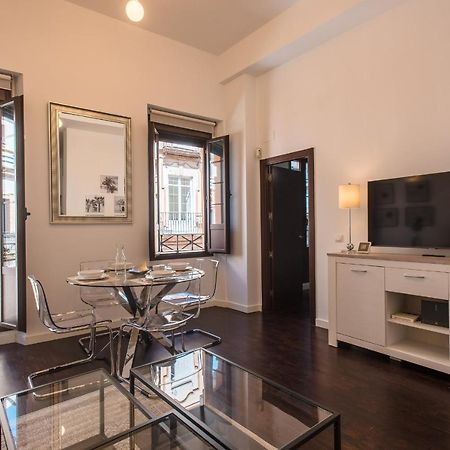 Apartamento Puerta Real - Free Parking Seville Luaran gambar