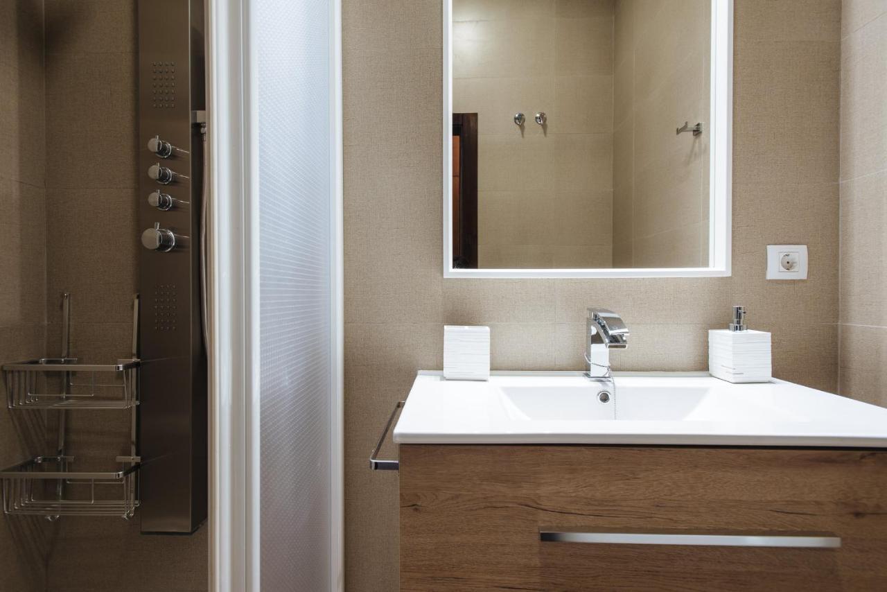 Apartamento Puerta Real - Free Parking Seville Luaran gambar