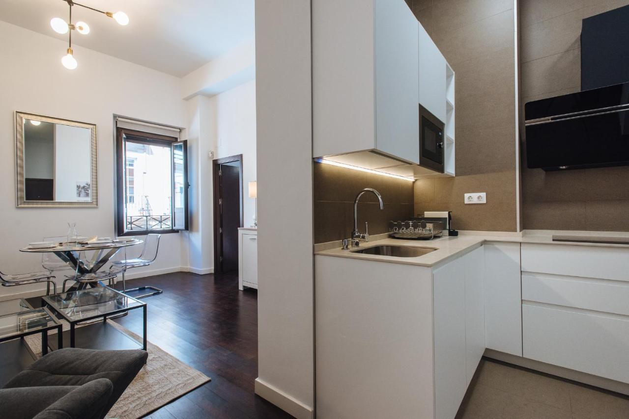 Apartamento Puerta Real - Free Parking Seville Luaran gambar